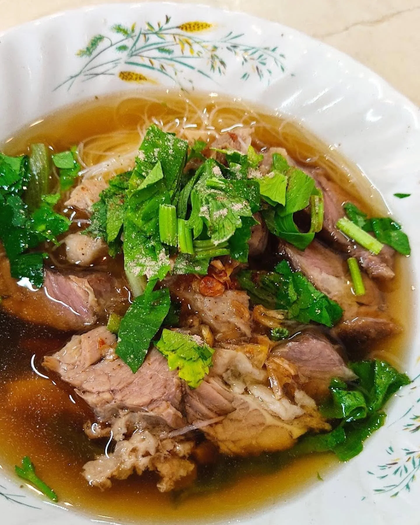 เนื้อตุ๋นหั่นกับผัก / Sliced braised beef with greens